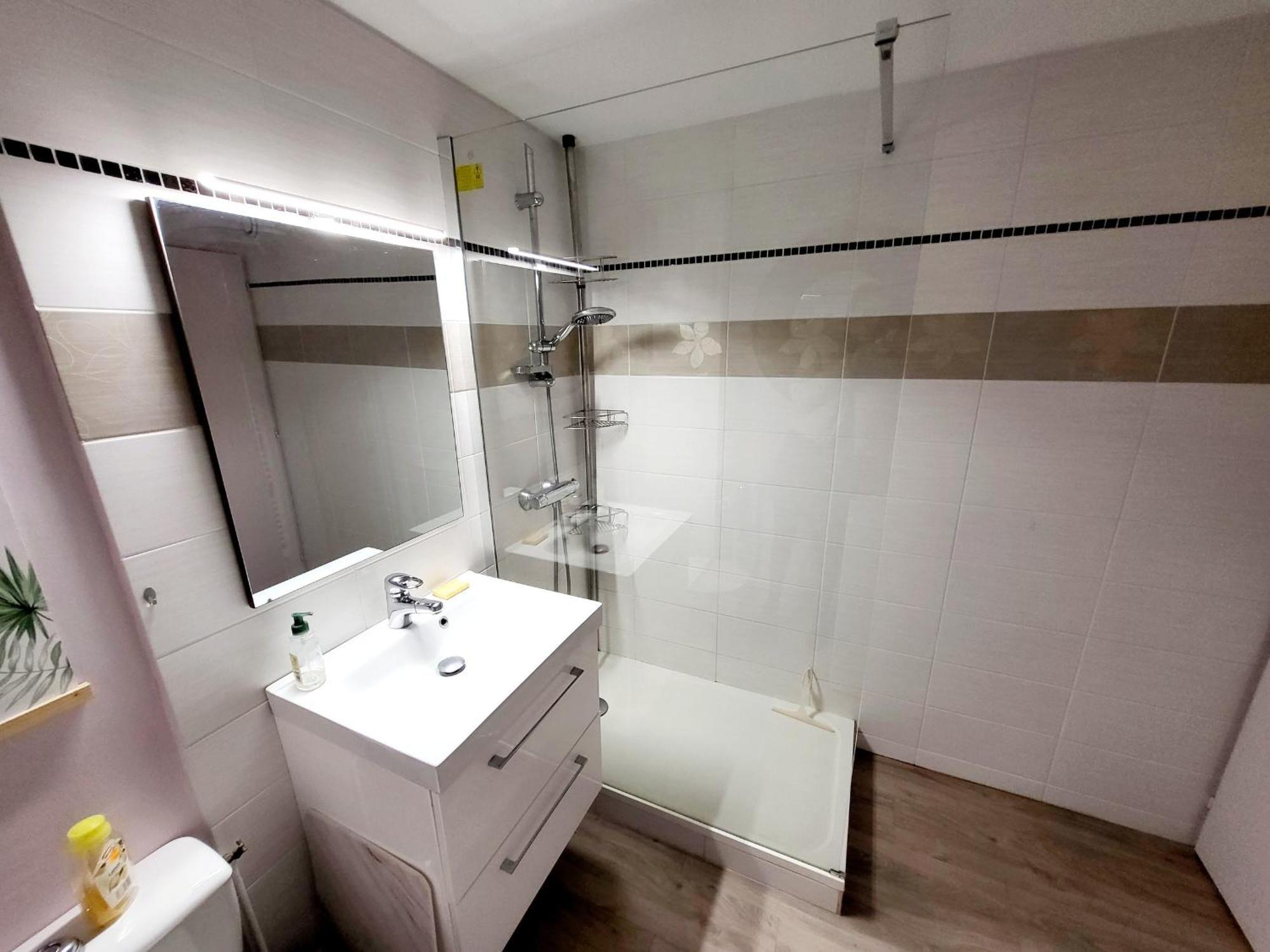 Appartement Moderne Au Centre-Ville, 150M Plage, Wifi, Confort Ideal Pour Familles - Fr-1-92-876 Les Sables-dʼOlonne Exterior foto