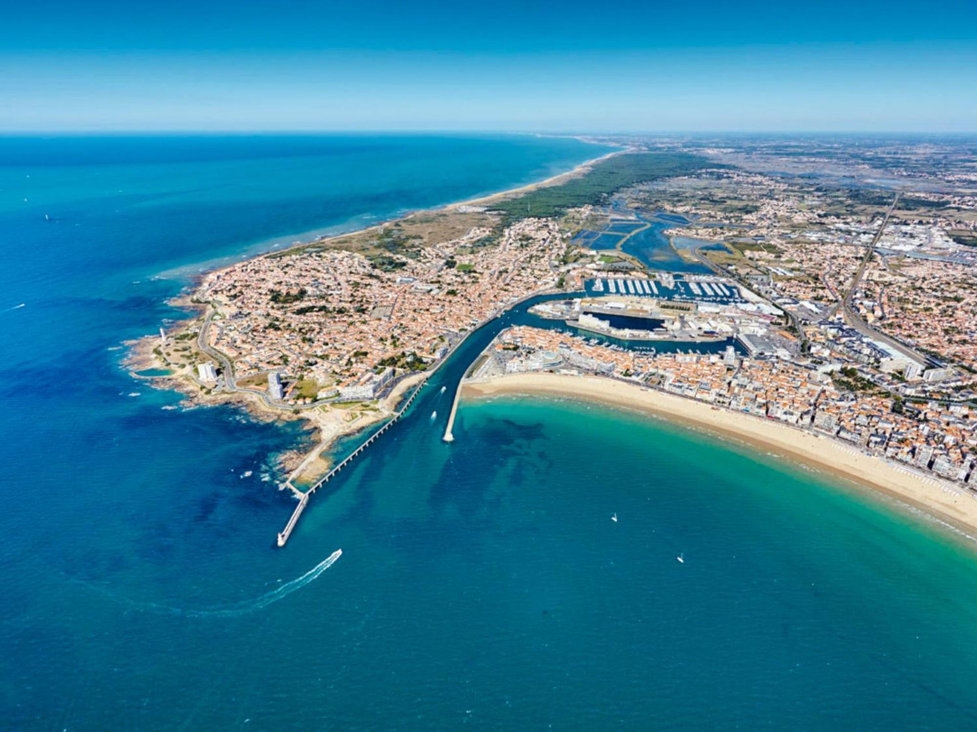 Appartement Moderne Au Centre-Ville, 150M Plage, Wifi, Confort Ideal Pour Familles - Fr-1-92-876 Les Sables-dʼOlonne Exterior foto